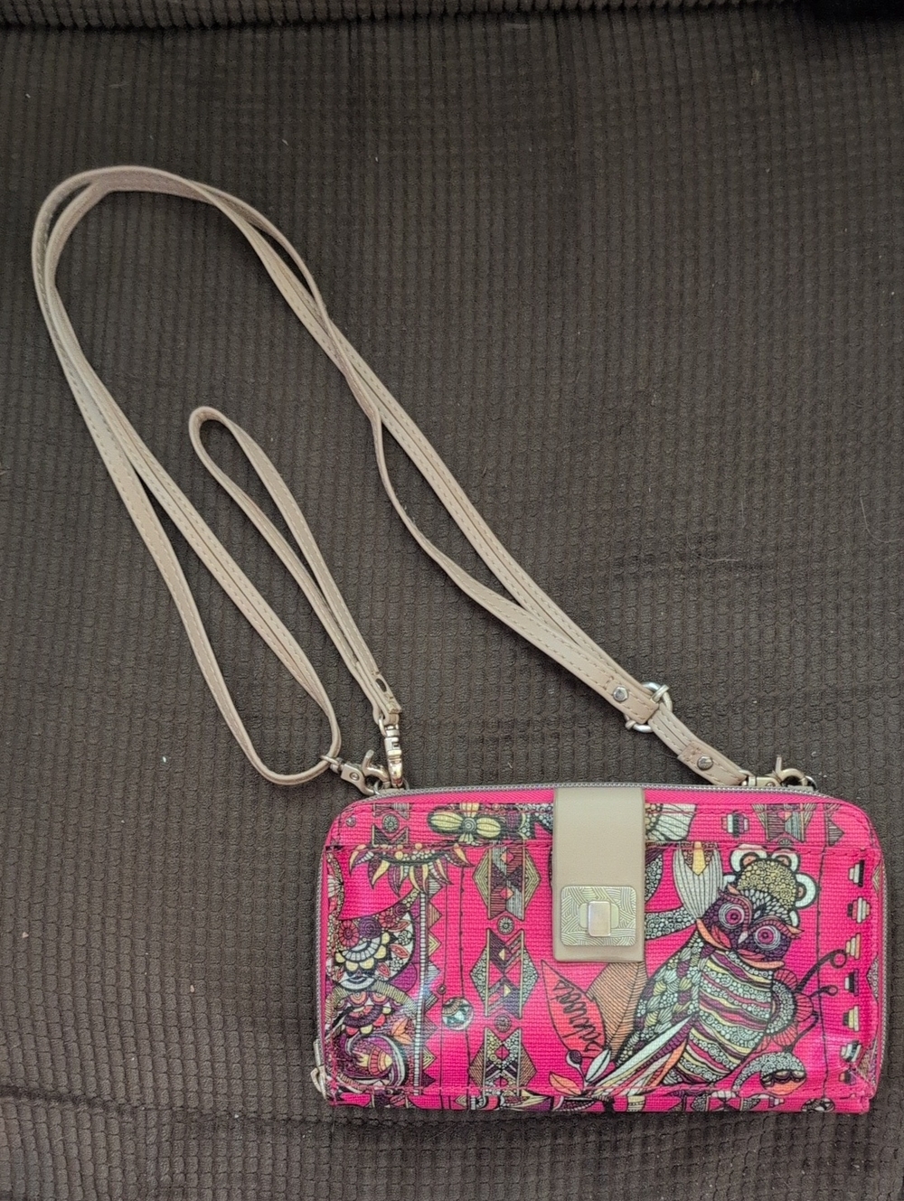Stylish Pink Printed sakroots Crossbody Wallet